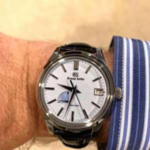 CHANGING STRAPS CAN MAKE YOUR WATCH NEW AGAIN
